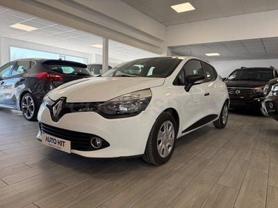 Begagnad Renault Clio IV Zen 90 HK (66 kW) 2016 Vit Sedan