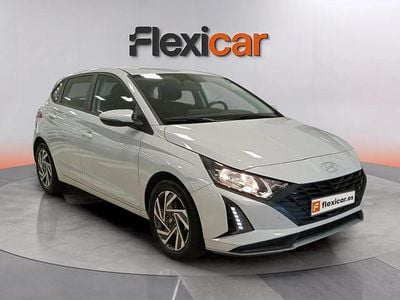 Usado Hyundai i20 84 CV (61 kW) 2024 Gris Utilitario