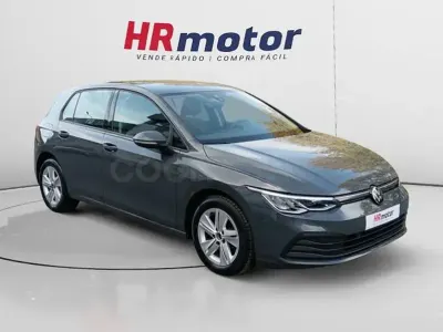 Usado VW Golf VIII Life 110 CV (80 kW) 2024 Gris / plata Berlina