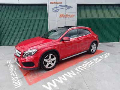 Usado Mercedes GLA200 AMG line 136 CV (100 kW) 2015 Rojo SUV