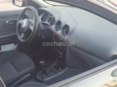 Usado Seat Ibiza Sport 100 CV (73 kW) 2006 Verde Utilitario