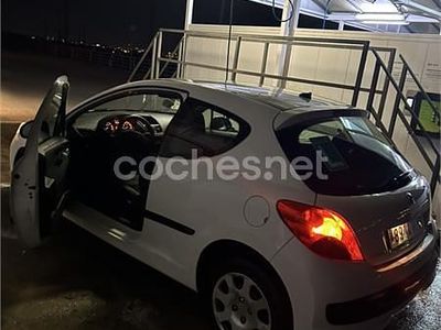 Usado Peugeot 207 70 CV (51 kW) 2008 Blanco Berlina