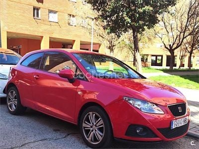 Usado Seat Ibiza SC Style 90 CV (66 kW) 2011 Rojo Utilitario