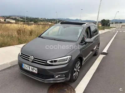 Usado VW Touran Advance 140 CV (102 kW) 2015 Gris / plata Monovolumen