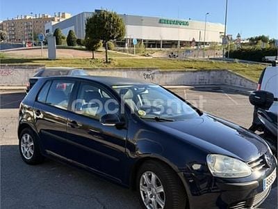 Usado VW Golf IV Trendline 105 CV (77 kW) 2005 Azul Berlina