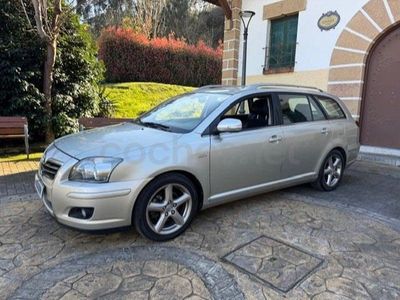 Usado Toyota Avensis Executive 150 CV (110 kW) 2007 Beige Familiar