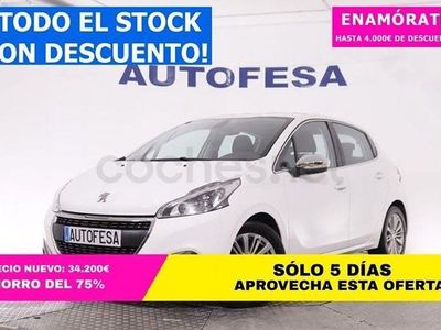 Usado Peugeot 208 Allure 82 CV (60 kW) 2016 Blanco Utilitario