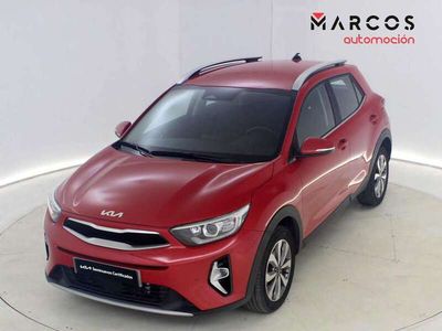 Rojo Usado 2024 Kia Stonic SUV | 19.000 € (Un poco caro)