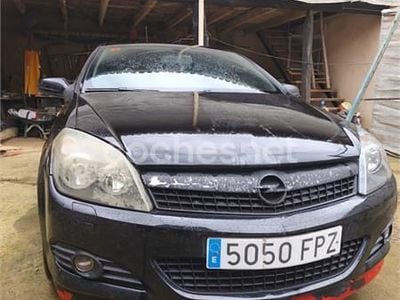 Negro Usado 2007 Opel Astra GTC Sport Berlina | 1000 €