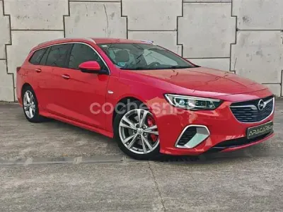 Usado Opel Insignia 210 CV (154 kW) 2019 Rojo Familiar