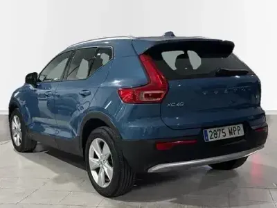 Begagnad Volvo XC40 Core 163 HK (119 kW) 2024 Blå SUV