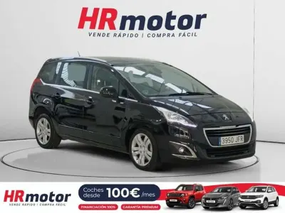 Usado Peugeot 5008 Style 120 CV (88 kW) 2015 Negro Monovolumen