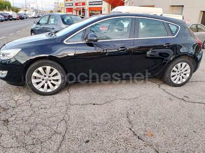 Negro Usado 2011 Opel Astra Cosmo Berlina | 8999 €