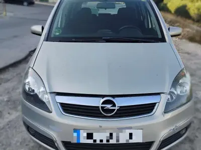 Usado Opel Zafira Enjoy 105 CV (77 kW) 2006 Beige Monovolumen