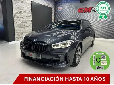 Usado BMW 118 Comfort Edition 150 CV (110 kW) 2020 Gris Utilitario