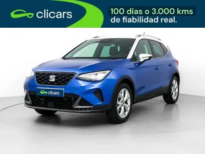 Usado Seat Arona FR 110 CV (80 kW) 2022 Azul SUV
