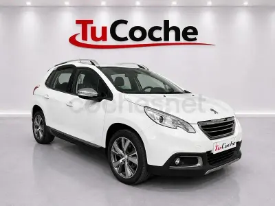 Usado Peugeot 2008 Allure 120 CV (88 kW) 2015 Blanco SUV