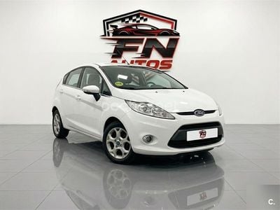 Usado Ford Fiesta Titanium 95 CV (69 kW) 2010 Blanco Utilitario