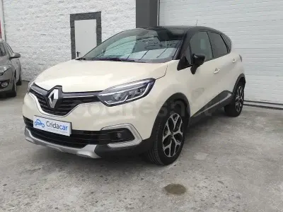 Usado Renault Captur Zen 110 CV (80 kW) 2017 Beige SUV