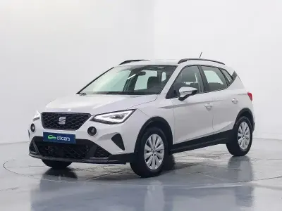 Usado Seat Arona Style 110 CV (80 kW) 2023 Blanco SUV