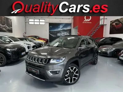 Begagnad Jeep Compass Limited 140 HK (102 kW) 2019 Grå SUV