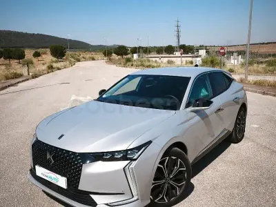Usado DS Automobiles DS4 130 CV (95 kW) 2024 Gris / plata SUV