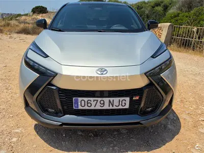 Usado Toyota C-HR Advance 184 CV (135 kW) 2025 Gris / plata SUV