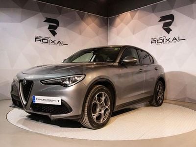 Usado Alfa Romeo Stelvio Sprint 190 CV (139 kW) 2020 Gris / plata SUV