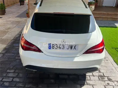 Usado Mercedes CLA200 Shooting Brake Urban 136 CV (100 kW) 2017 Blanco Familiar