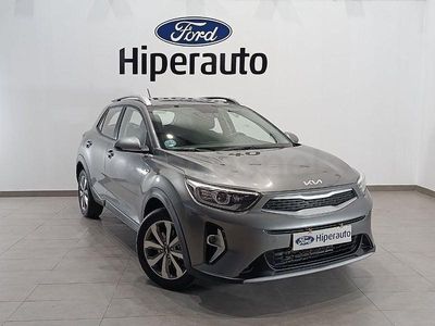 Usado Kia Stonic 84 CV (61 kW) 2024 Gris / plata SUV