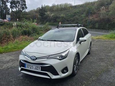 Usado Toyota Avensis Advance 143 CV (105 kW) 2017 Blanco Familiar