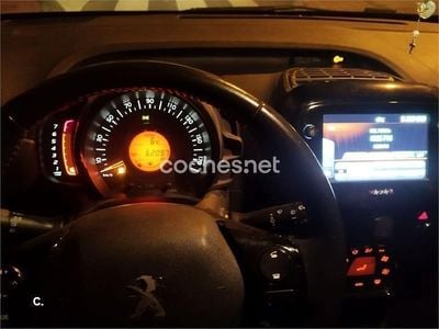 Violeta / lila Usado 2019 Peugeot 108 Allure Berlina | 8700 € (Precio justo)