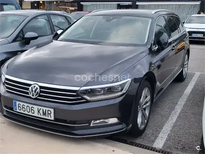 Usado VW Passat Sportline 180 CV (132 kW) 2018 Negro Familiar