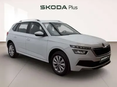 Usado Skoda Kamiq Ambition 110 CV (80 kW) 2021 Blanco SUV