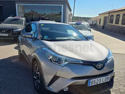 Usado Toyota C-HR Advance 122 CV (89 kW) 2020 Gris / plata SUV