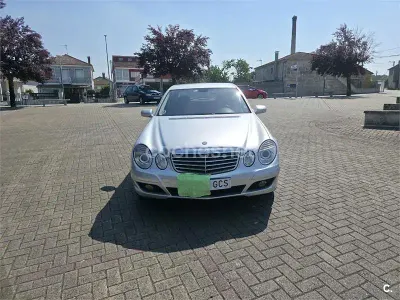 Usado Mercedes E200 Avantgarde 136 CV (100 kW) 2008 Gris / plata Berlina