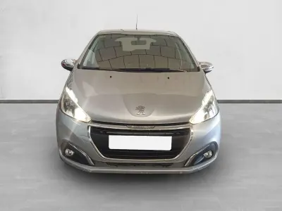 Usado Peugeot 208 Active 75 CV (55 kW) 2021 Gris Utilitario