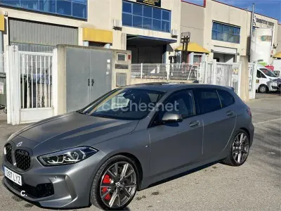 Usado BMW M135 Comfort Edition 306 CV (225 kW) 2022 Gris / plata Utilitario
