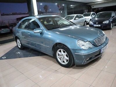 Usado Mercedes C220 Elegance 143 CV (105 kW) 2003 Azul Berlina