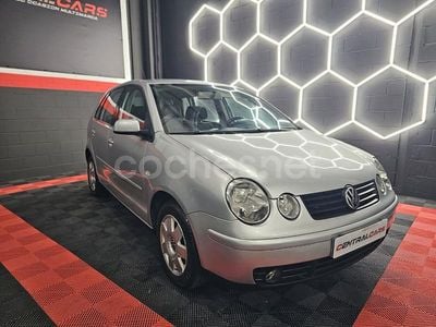 Gris / plata Usado 2002 VW Polo Trendline Berlina | 4890 € (Caro)