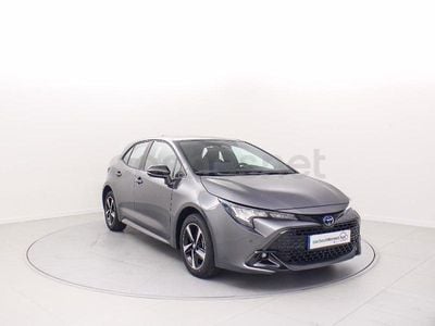 Gris / plata Usado 2025 Toyota Corolla Active Berlina | 27.200 € (Precio justo)
