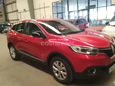 Begagnad Renault Kadjar LIMITED 110 HK (80 kW) 2019 Röd SUV