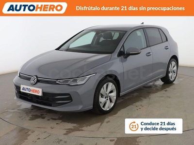Usado VW Golf VIII Life 115 CV (84 kW) 2025 Gris / plata Berlina