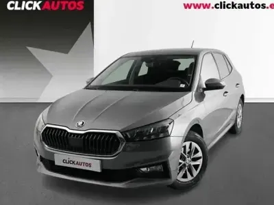 Käytetty Skoda Fabia Selection 115 HP (84 kW) 2025 Valkoinen Viistoperä