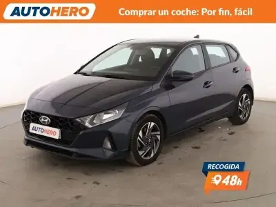 Usado Hyundai i20 101 CV (74 kW) 2021 Gris Utilitario
