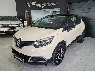 Usado Renault Captur XMOD 120 CV (88 kW) 2017 Beige SUV
