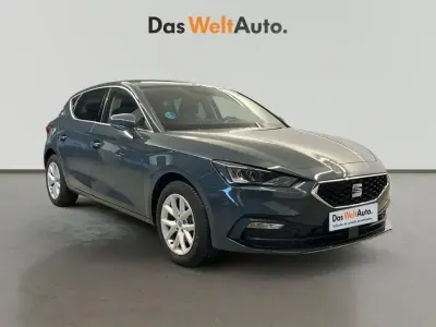 Begagnad Seat Leon Style 116 HK (85 kW) 2025 Blå Sedan