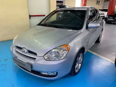Usado Hyundai Accent GLS 97 CV (71 kW) 2008 Gris / plata Berlina
