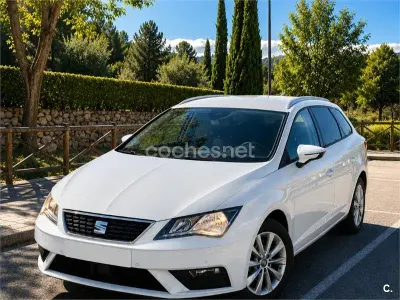 Usado Seat Leon ST Style 130 CV (95 kW) 2020 Blanco Familiar