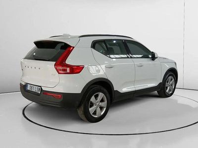 Usado Volvo XC40 Momentum 129 HP (94 kW) 2021 Branco SUV